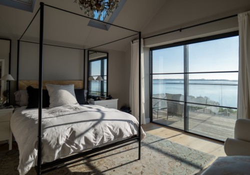 Beach-Road bedroom